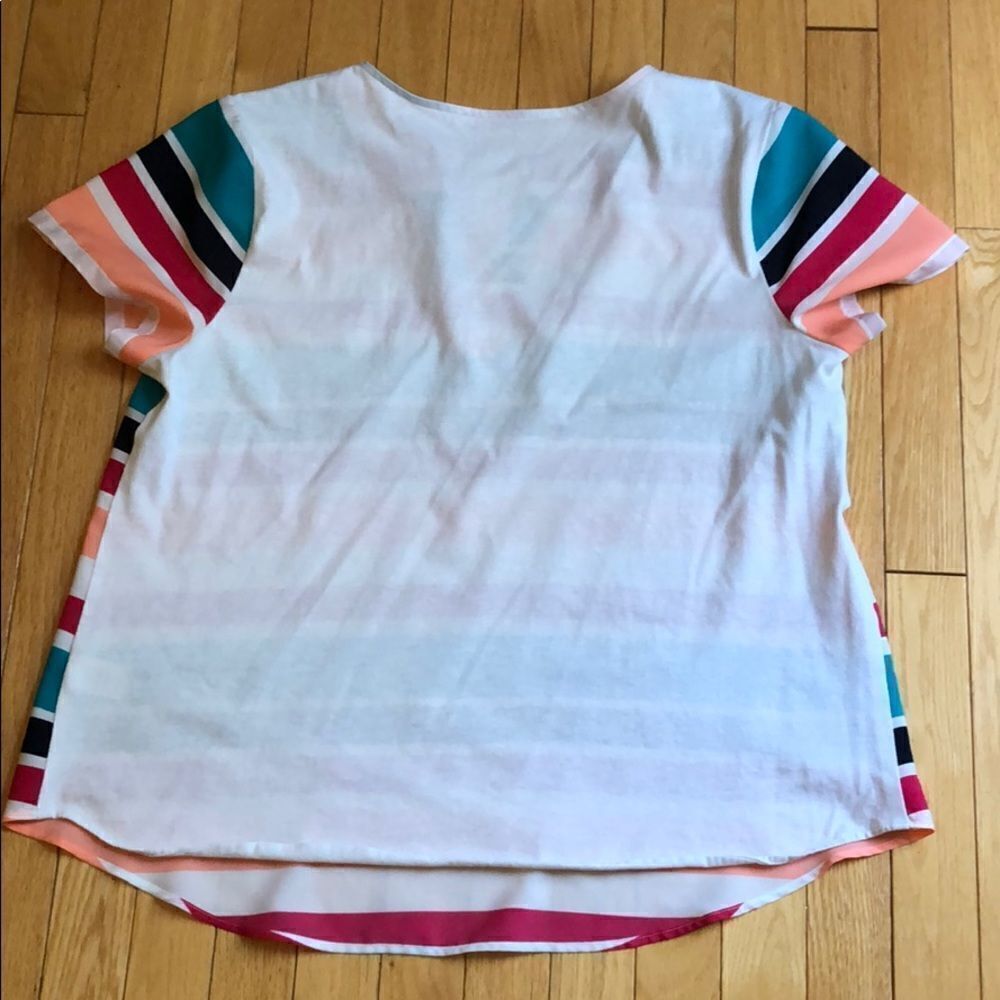 VanāHeusenāHorizontalāStripedĀ Teeāš¦ - Picture 4 of 4
